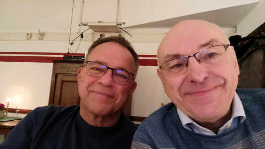 Albin als Fotograf und Frank im Selfie Mode