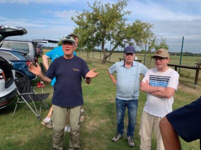 Frank bei der Begrüßung und Einweisung zum Flugtag