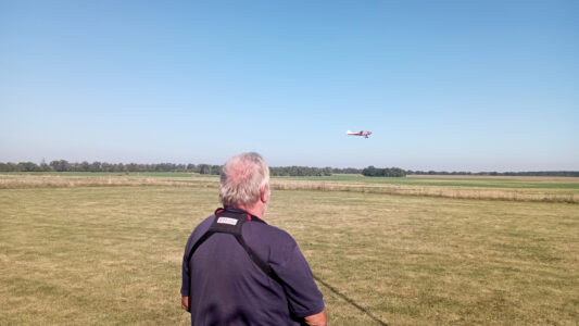 Reinhard mit seiner Do im Vorbeiflug