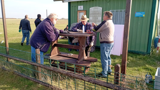 Die Sitzgruppe wird aufpoliert
