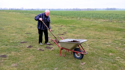 Loch für Loch wird abgearbeitet